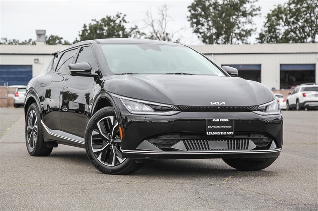 Vehicle image 4 of 25