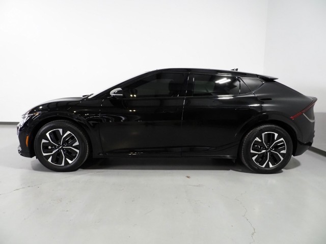 Vehicle image 11 of 76