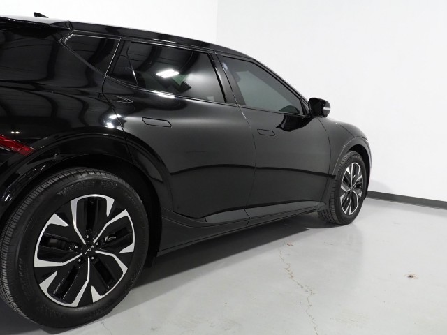 Vehicle image 63 of 76