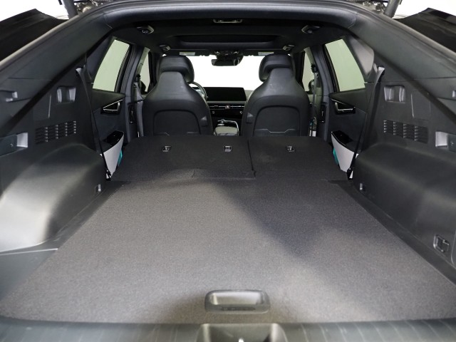 Vehicle image 52 of 76