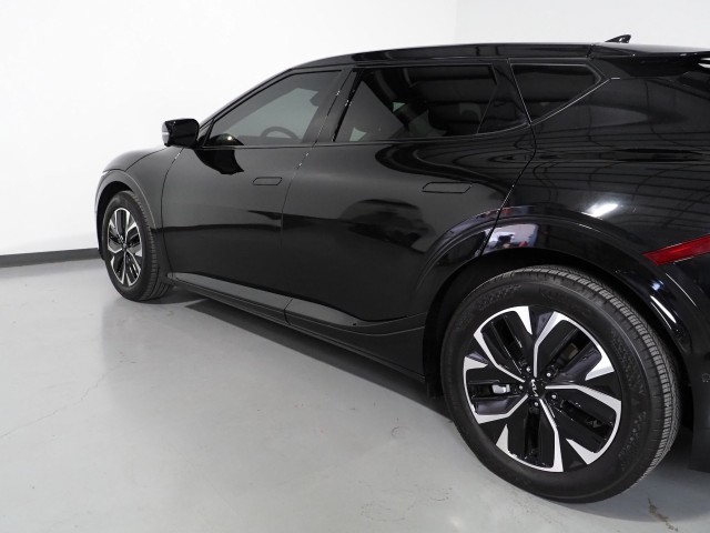 Vehicle image 61 of 76