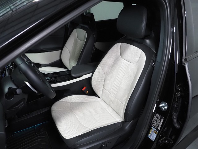Vehicle image 15 of 76