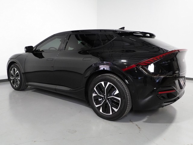Vehicle image 10 of 76