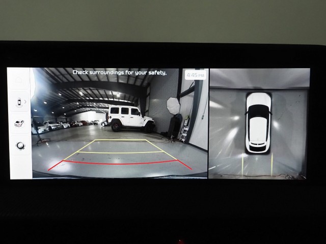 Vehicle image 32 of 76
