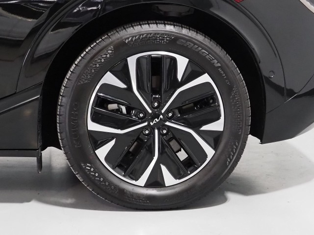 Vehicle image 56 of 76