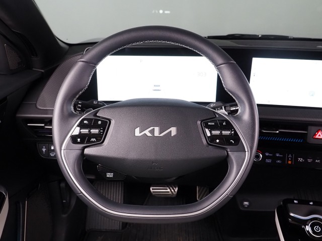 Vehicle image 19 of 76