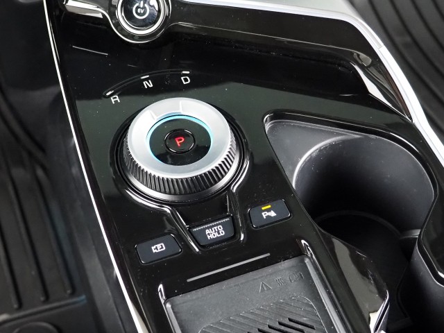 Vehicle image 27 of 76