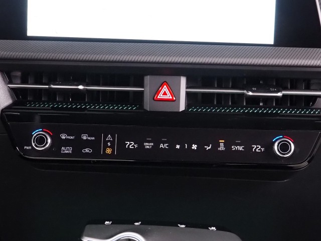 Vehicle image 29 of 76