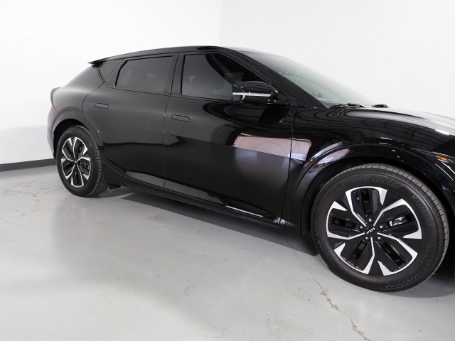 Vehicle image 58 of 76