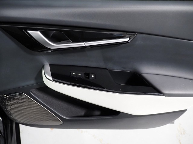 Vehicle image 69 of 76