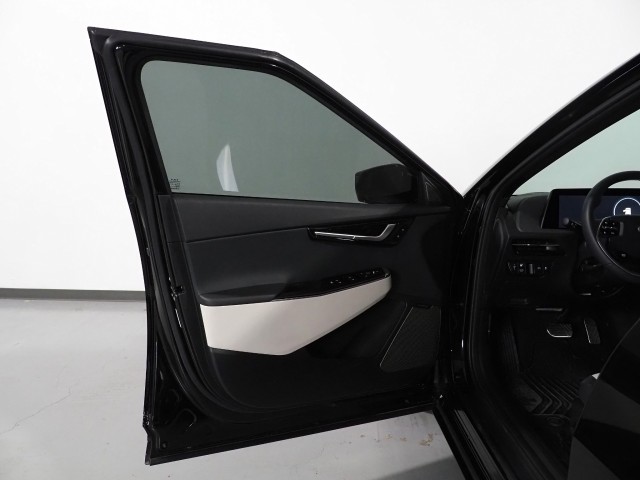 Vehicle image 64 of 76