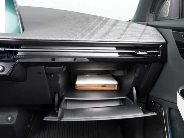 Vehicle image 49 of 76