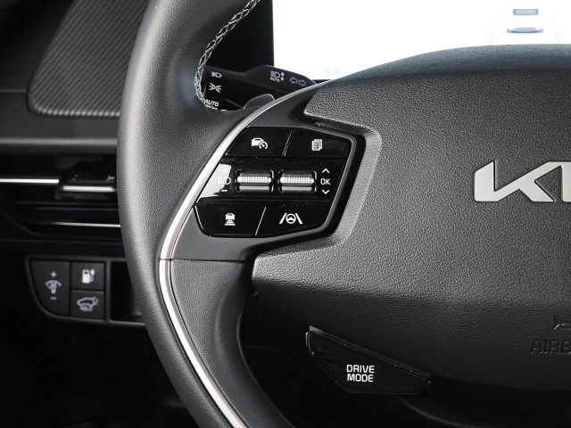 Vehicle image 24 of 76