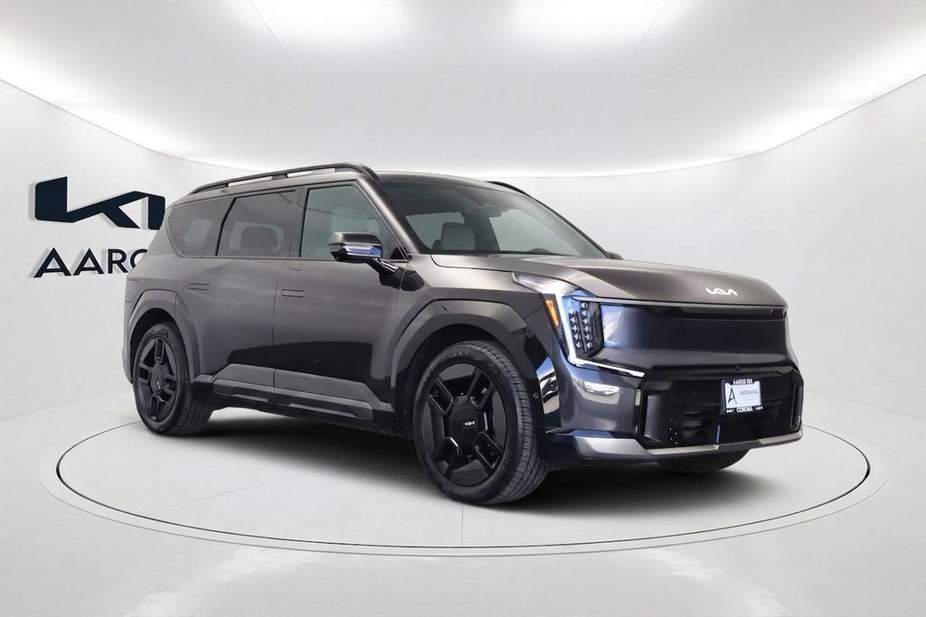 2024 Kia EV9 GT-Line Image 3 of 40