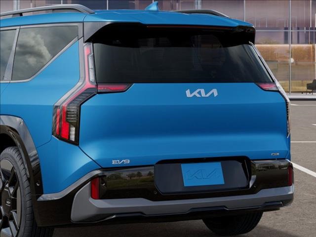 Vehicle image 8 of 27