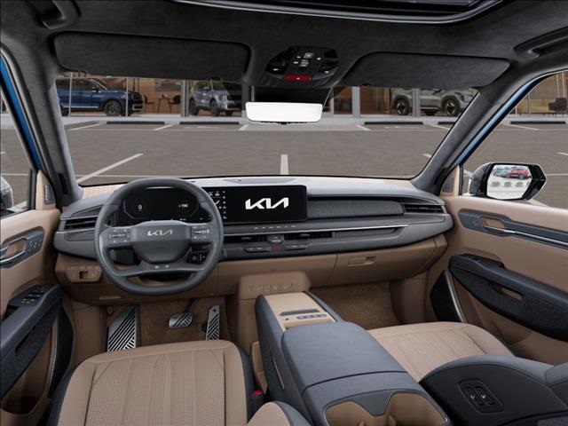 Vehicle image 17 of 27