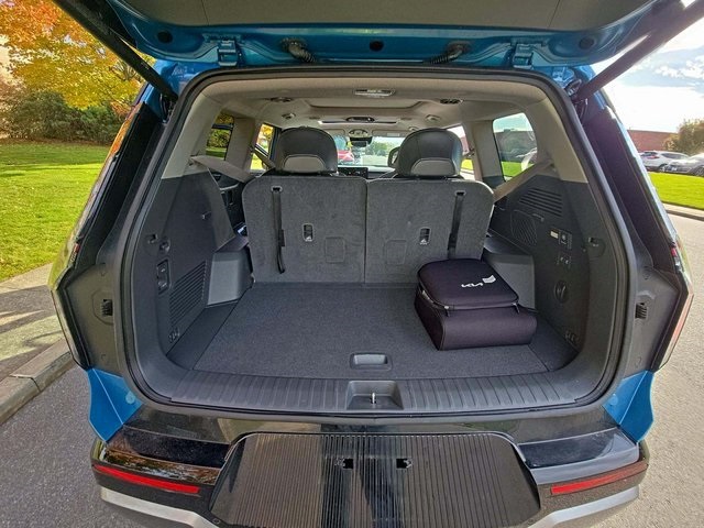 2024 Kia EV9 Land Image 3 of 12