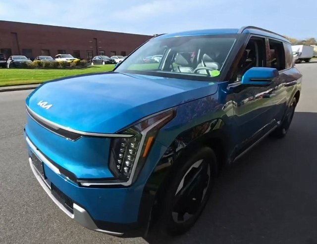 2024 Kia EV9 Land Image 1 of 12