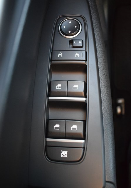 Vehicle image 5 of 18