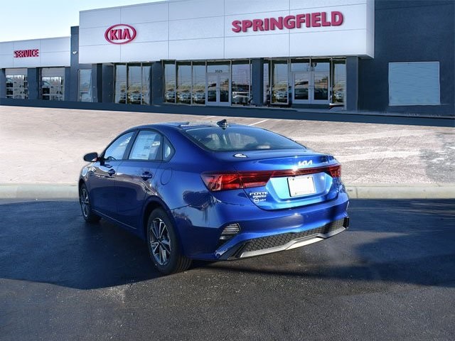 Vehicle image 4 of 18