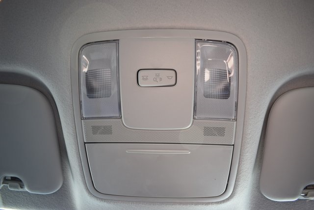 Vehicle image 10 of 18