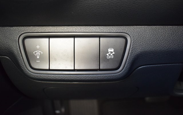Vehicle image 6 of 18
