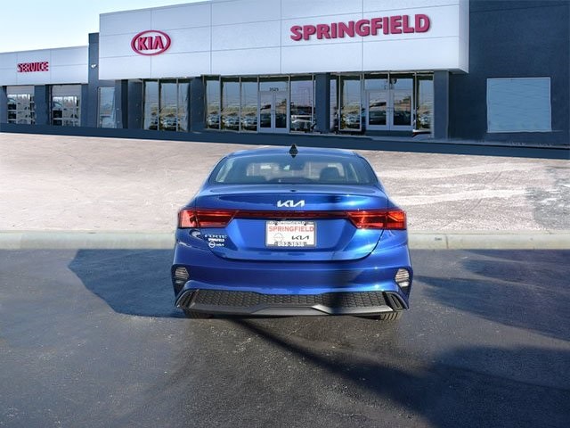 Vehicle image 3 of 18