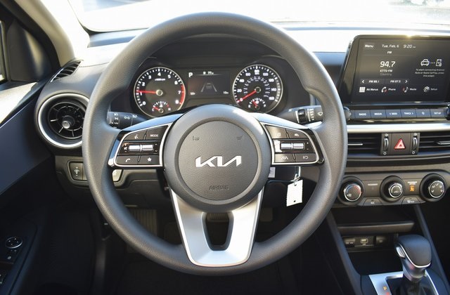 Vehicle image 9 of 18