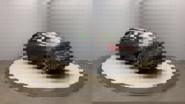 Vehicle image 8 of 27