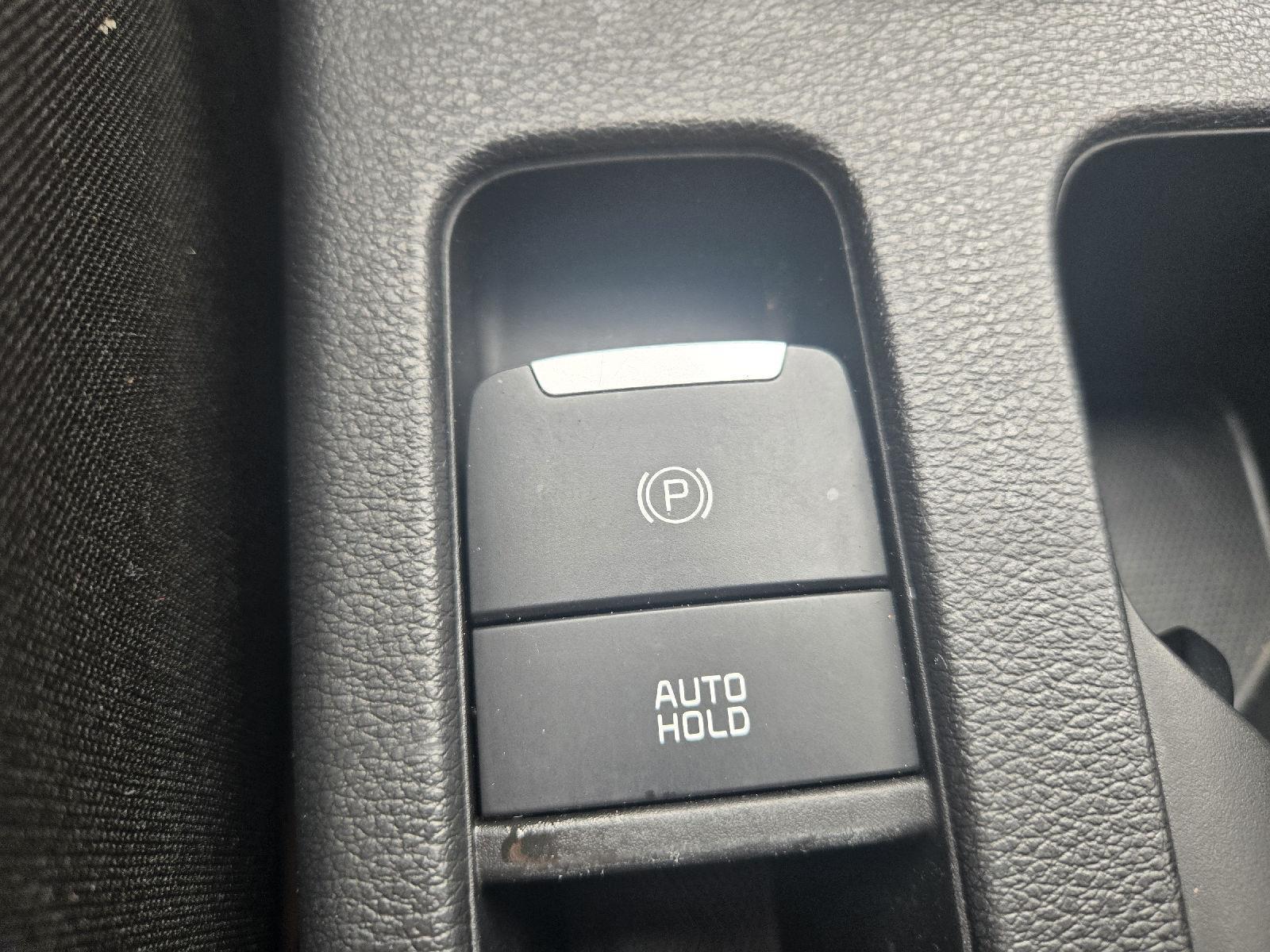 Vehicle image 21 of 23
