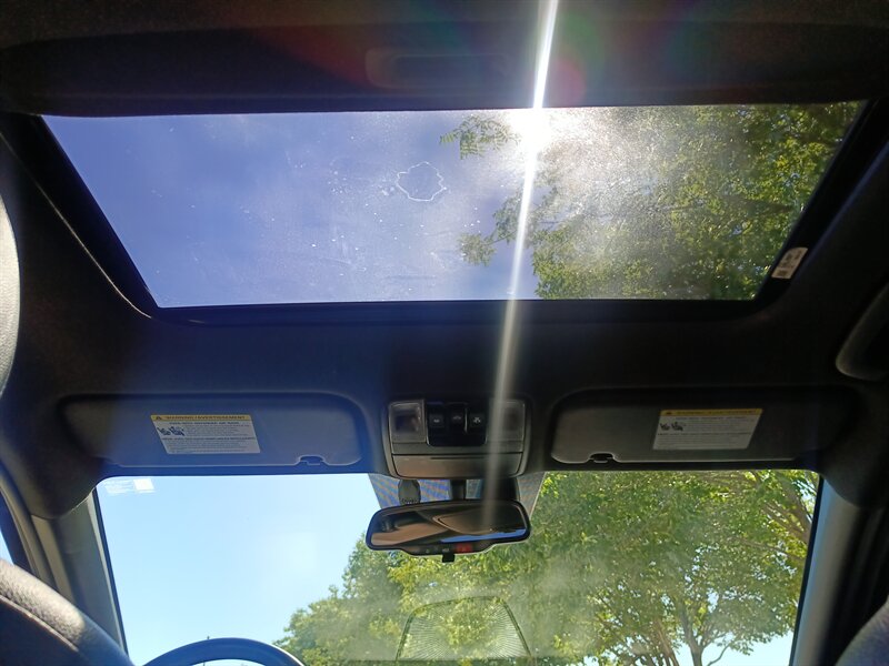 Vehicle image 29 of 32