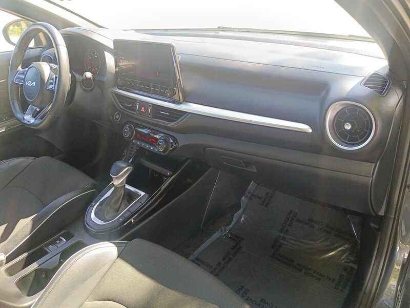 Vehicle image 19 of 32