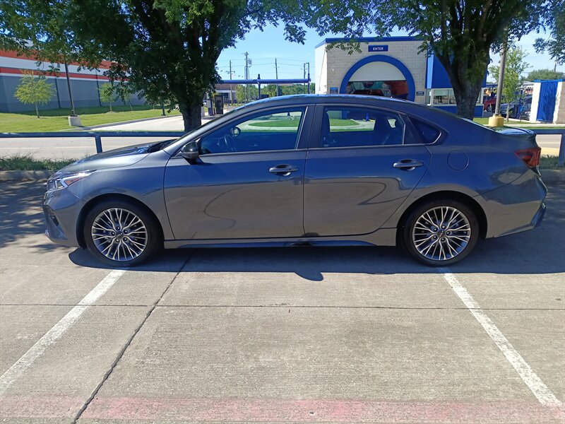 Vehicle image 2 of 32