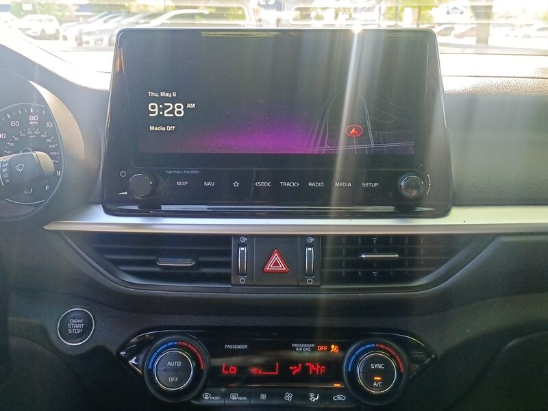 Vehicle image 25 of 32