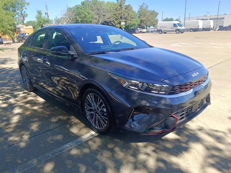 Vehicle image 5 of 32
