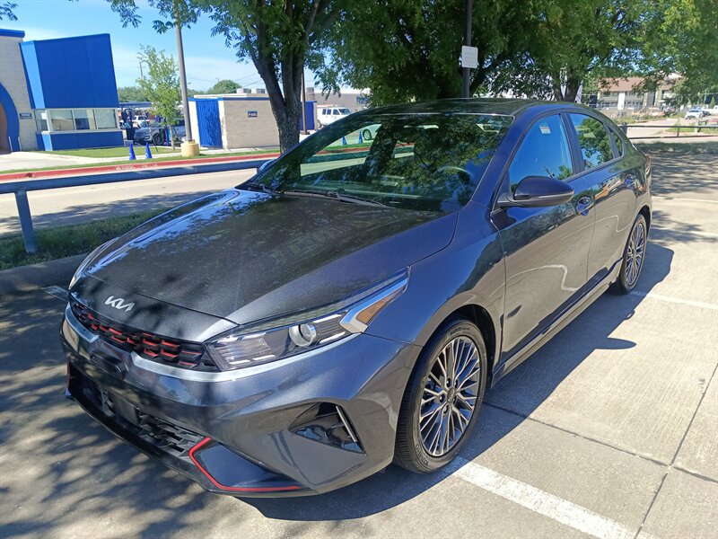 Vehicle image 8 of 32
