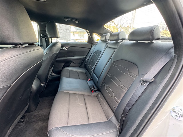 Vehicle image 18 of 47