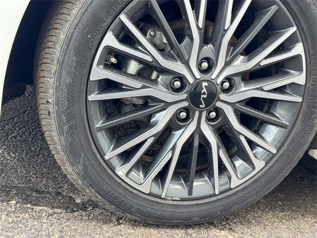 Vehicle image 14 of 47