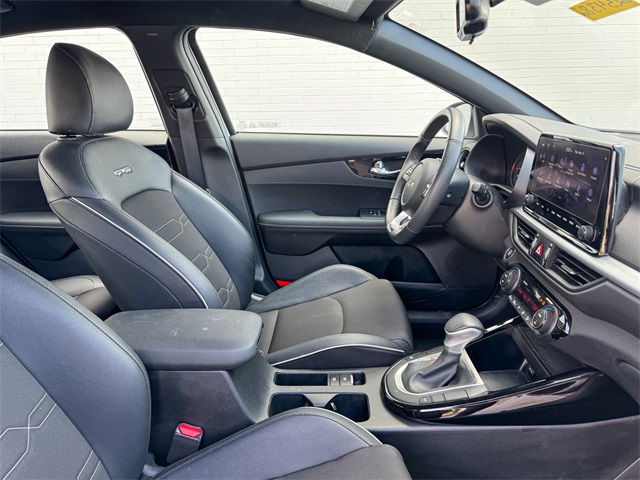 Vehicle image 22 of 47