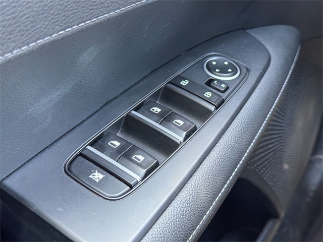 Vehicle image 38 of 47
