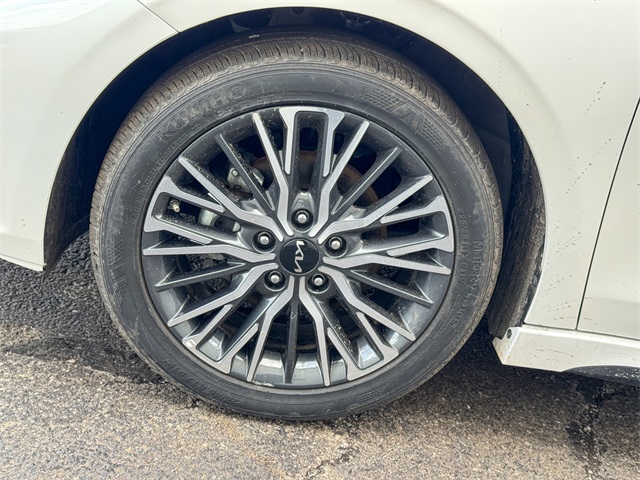 Vehicle image 13 of 47