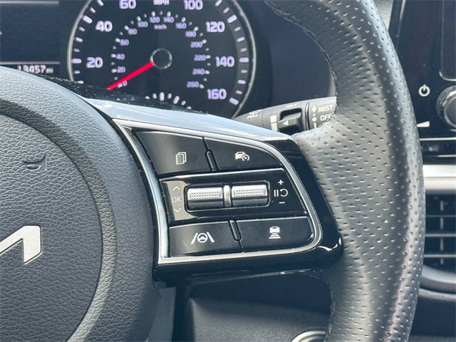 Vehicle image 32 of 47