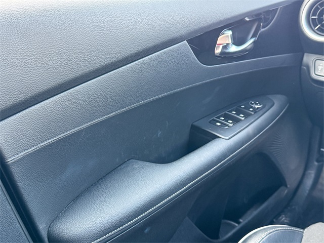 Vehicle image 34 of 47