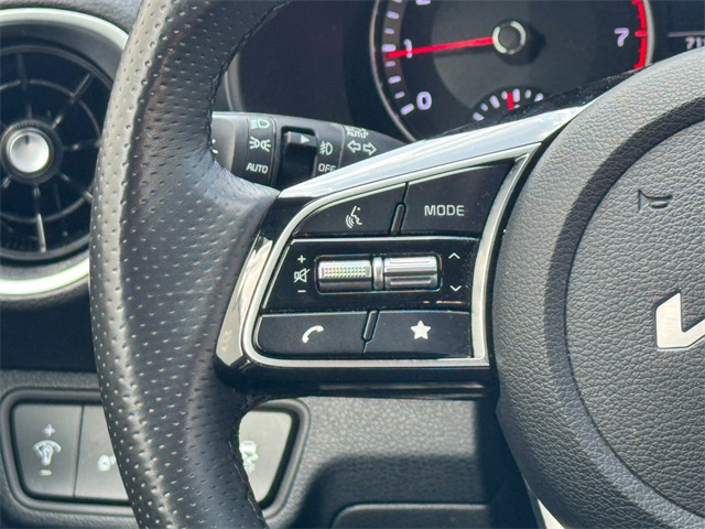Vehicle image 31 of 47