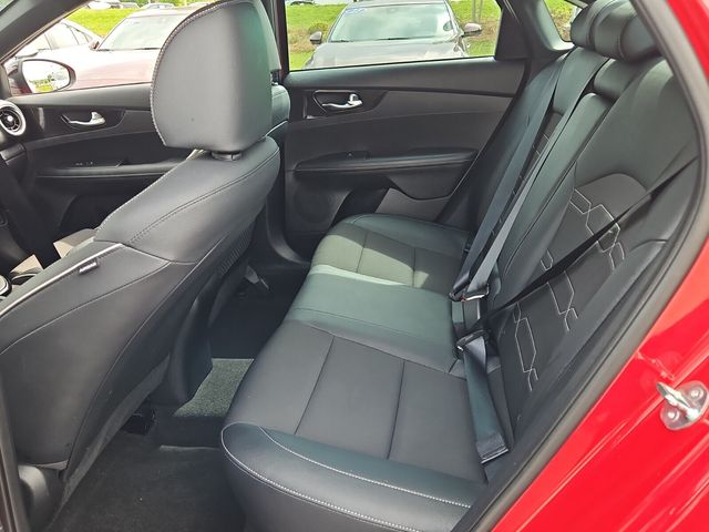 Vehicle image 21 of 43