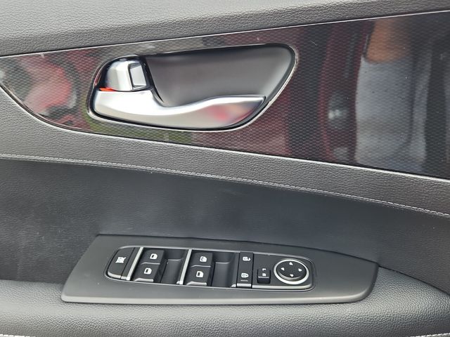 Vehicle image 37 of 43