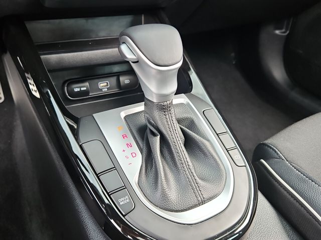 Vehicle image 26 of 43