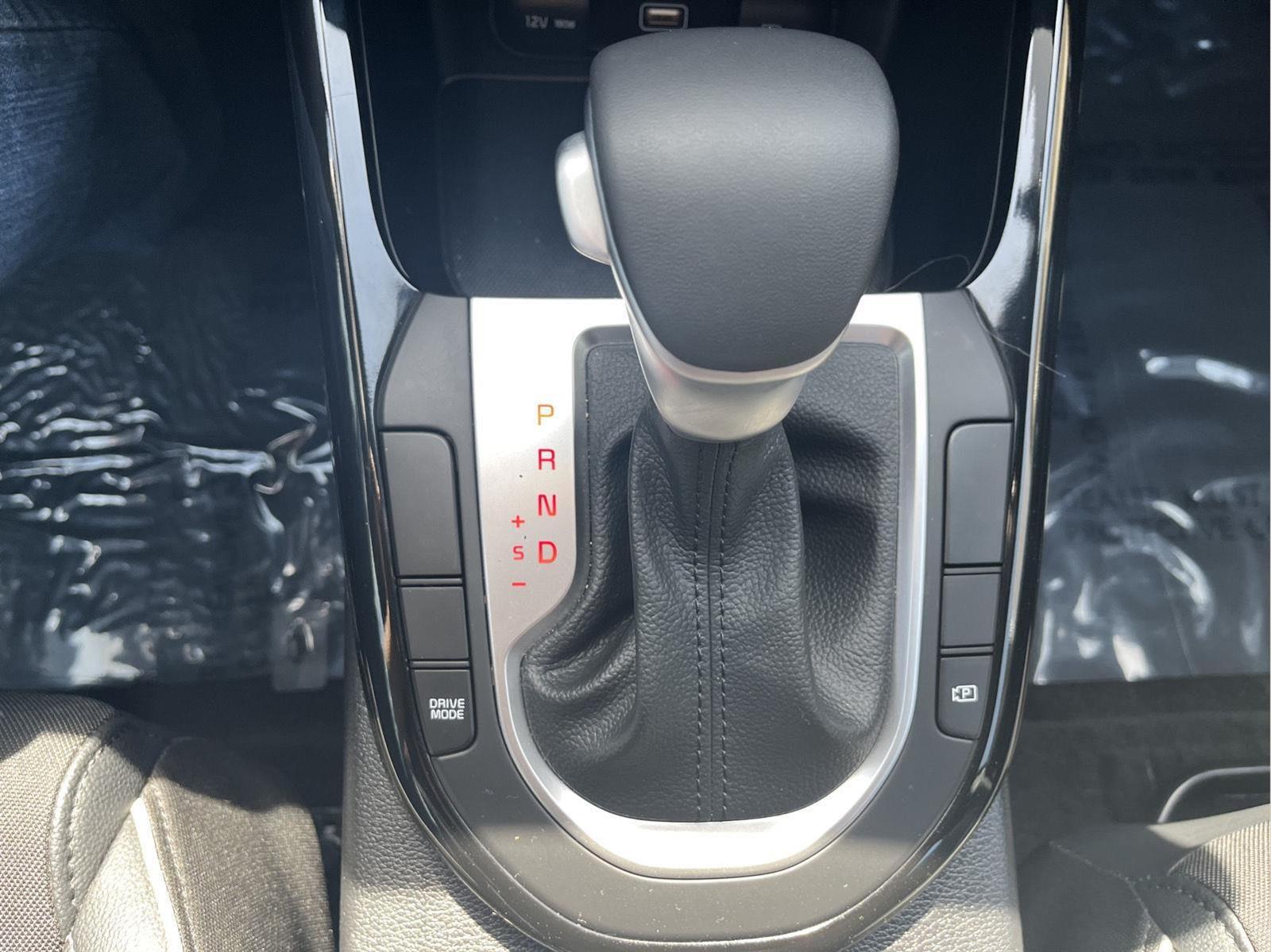 Vehicle image 27 of 34