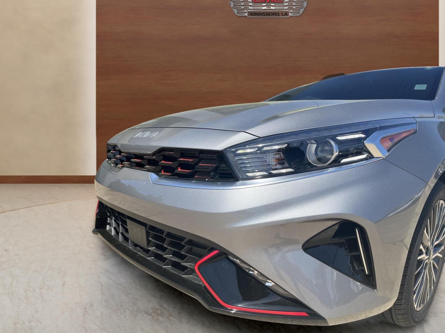 Vehicle image 9 of 34