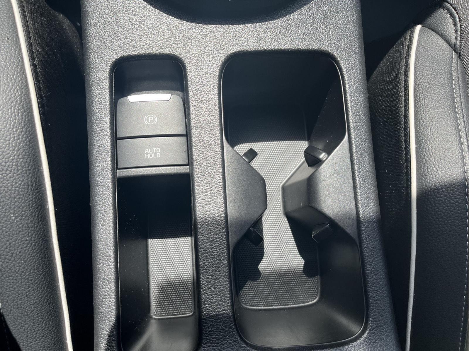 Vehicle image 28 of 34